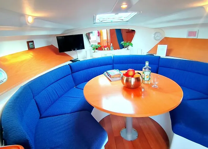 The Families Motor Yacht Spain
