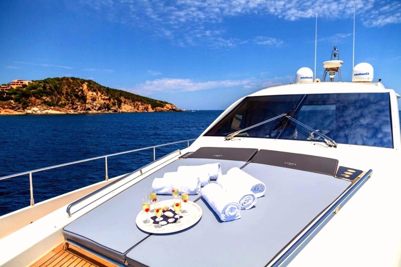 The Families Motor Yacht Spain * Praga